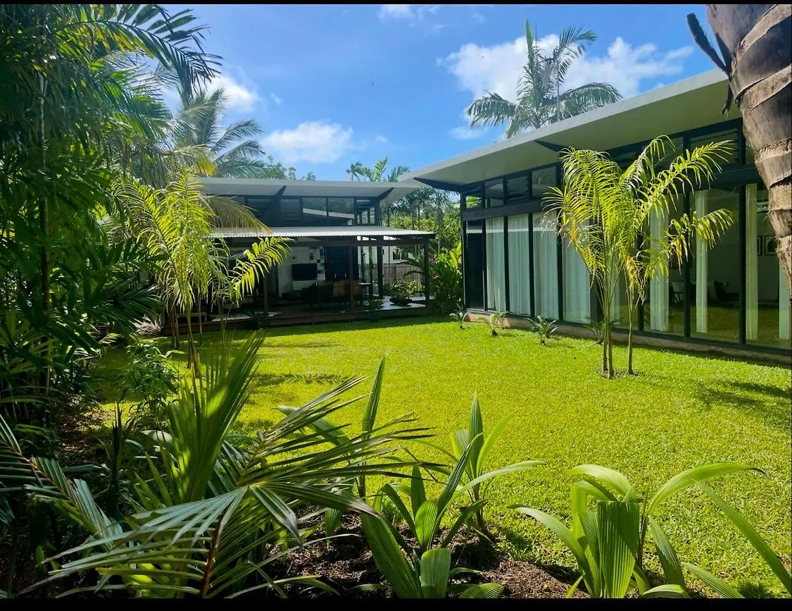 Tropical Modernist Retreat Villa Mission Beach Holiday home